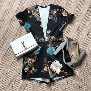 Missguided Deep-V romper Japanese Print Size small